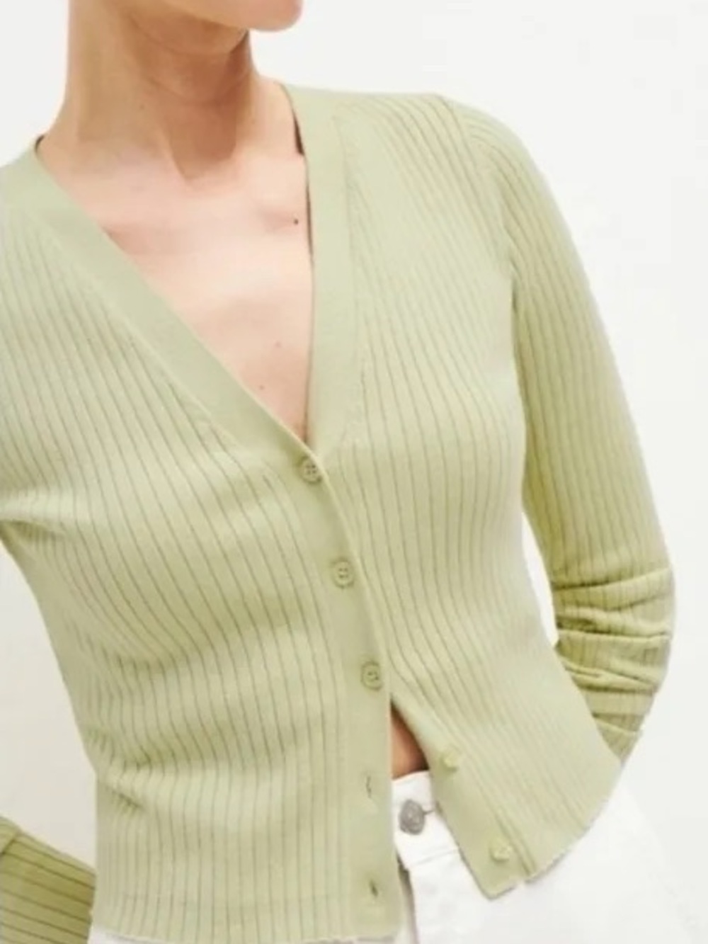 Reformation Gilda Ribbed V-Neck Button Cardigan in Light Green - XL